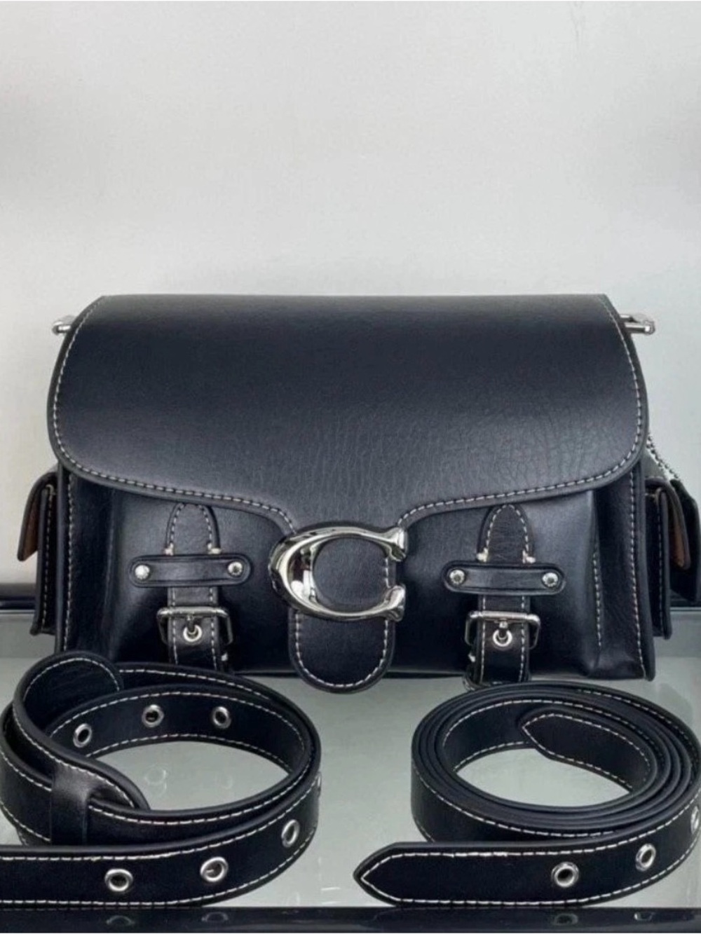 Rare Coach Black Leather cargo Crossbody Bag with Silver 'C' Accent